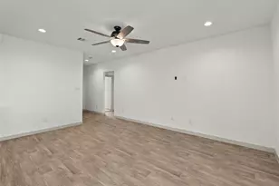 14531 Sweetwater Dr, Baytown, TX 77523 - Photo 6