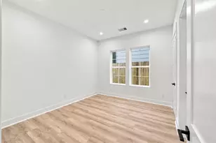 1107 E 24th St, Houston, TX 77009 - Photo 24