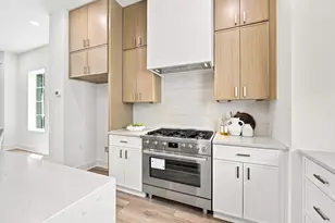 1107 E 24th St, Houston, TX 77009 - Photo 6