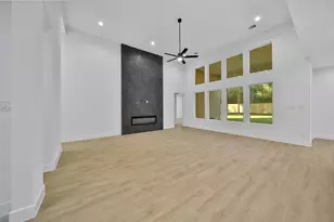 352 Louvenia Ct, Pinehurst, TX 77362 - Photo 6
