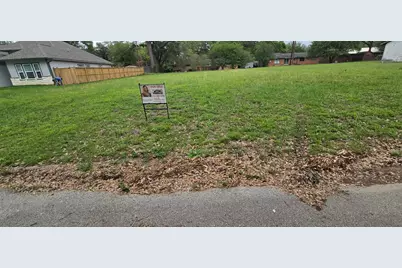 220 Pine Street, Prairie View, TX 77445 - Photo 2