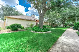 12302 Piping Rock Dr, Houston, TX 77077 - Photo 2