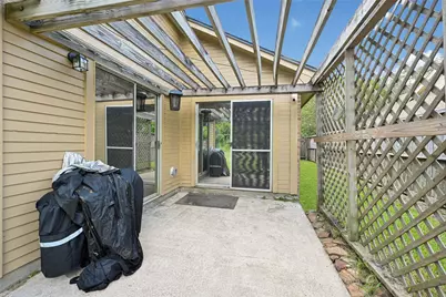34 Alexander Court, Angleton, TX 77515 - Photo 18
