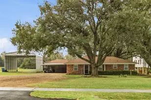 31921 Waller Tomball Rd, Waller, TX 77484 - Photo 1
