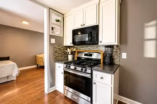 4718 Meadow Park Dr, Houston, TX 77048 - Photo 4