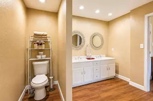 4718 Meadow Park Dr, Houston, TX 77048 - Photo 16