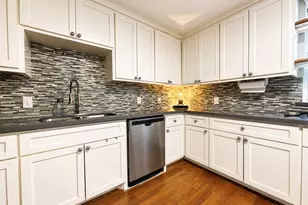 4718 Meadow Park Dr, Houston, TX 77048 - Photo 2