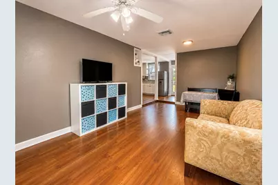 4718 Meadow Park Drive, Houston, TX 77048 - Photo 6