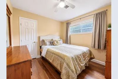 4718 Meadow Park Drive, Houston, TX 77048 - Photo 10