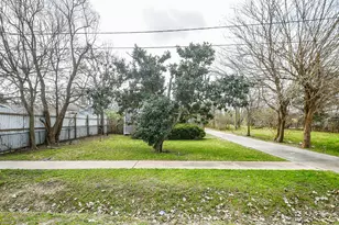 5522 Bunte St, Houston, TX 77026 - Photo 2