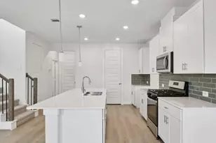 616 Sand Dollar Dr, Kemah, TX 77565 - Photo 2