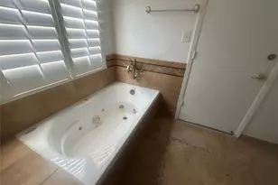 418 Fox Briar Ln, Sugar Land, TX 77478 - Photo 6