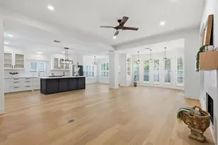 4634 Brazos Bend Dr, Missouri City, TX 77459 - Photo 12