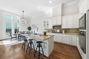 1360 W 25th St, Houston, TX 77008 - Photo 4