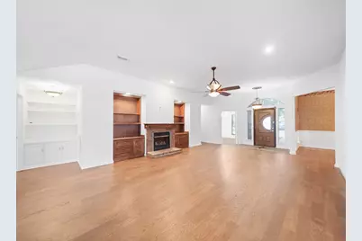 2711 N Peach Hollow Circle, Pearland, TX 77584 - Photo 6