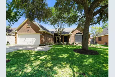 2711 N Peach Hollow Circle, Pearland, TX 77584 - Photo 2