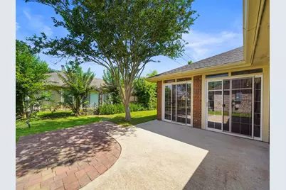 2711 N Peach Hollow Circle, Pearland, TX 77584 - Photo 24