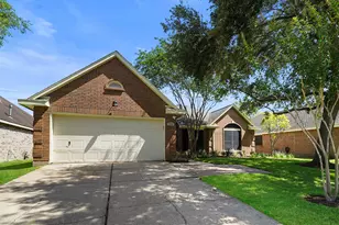 2711 N Peach Hollow Cir, Pearland, TX 77584 - Photo 1