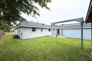 5503 Bertellis Ln, Houston, TX 77091 - Photo 18
