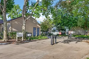 10053 Westpark Dr, Houston, TX 77042 - Photo 32