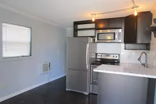 1513 16th St, Huntsville, TX 77340 - Photo 6