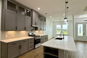 931 Buffalo Trail, Angleton, TX 77515 - Photo 8