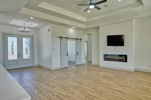 931 Buffalo Trail, Angleton, TX 77515 - Photo 8