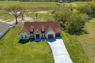 931 Buffalo Trail, Angleton, TX 77515 - Photo 2