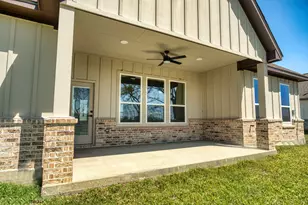 931 Buffalo Trail, Angleton, TX 77515 - Photo 4