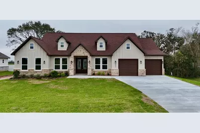 931 Buffalo Trail, Angleton, TX 77515 - Photo 1