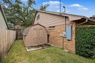 2903 Fontana Dr, Houston, TX 77043 - Photo 32