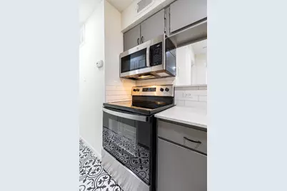 2750 Holly Hall Street #1105, Houston, TX 77054 - Photo 2