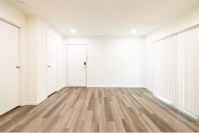 2750 Holly Hall Street #1105, Houston, TX 77054 - Photo 16