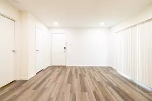 2750 Holly Hall St, Houston, TX 77054 - Photo 16