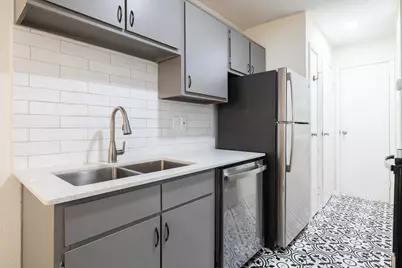 2750 Holly Hall Street #1105, Houston, TX 77054 - Photo 14