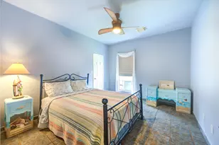 13719 Mutiny Ln, Galveston, TX 77554 - Photo 24