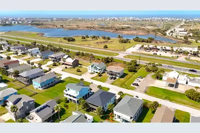 13719 Mutiny Lane, Galveston, TX 77554 - Photo 38