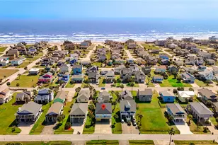 13719 Mutiny Ln, Galveston, TX 77554 - Photo 1