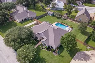 1108 Honeysuckle Ln, Caldwell, TX 77836 - Photo 2