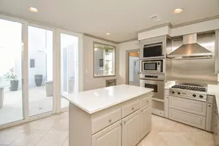 6 River Hollow Ln, Houston, TX 77027 - Photo 20