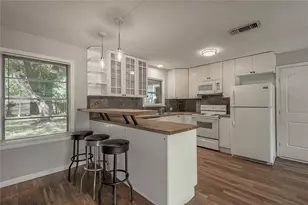 1528 Ave P, Huntsville, TX 77340 - Photo 8