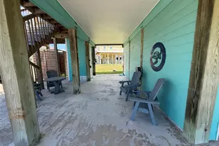 980 S Stingaree Dr, Crystal Beach, TX 77650 - Photo 8