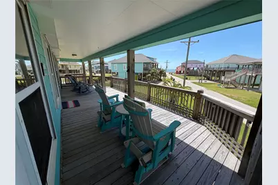 980 S Stingaree Drive, Crystal Beach, TX 77650 - Photo 10