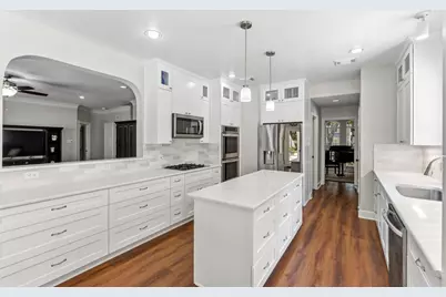 18 Keelrock Place, The Woodlands, TX 77382 - Photo 4
