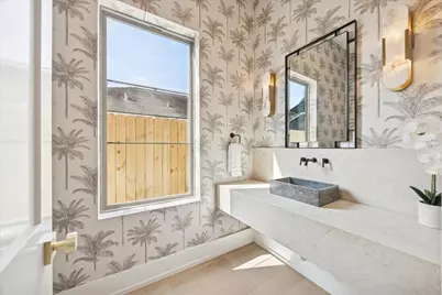 710 E 18th Street, Houston, TX 77008 - Photo 14