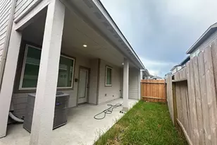 3110 Valley Peak Dr, Houston, TX 77063 - Photo 38