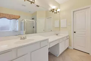 14419 Manorbier Ln, Sugar Land, TX 77498 - Photo 32