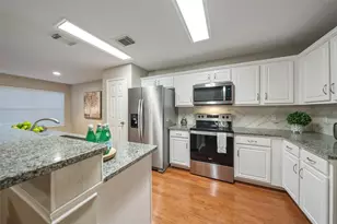 39 Butterfly Branch Pl, The Woodlands, TX 77382 - Photo 2