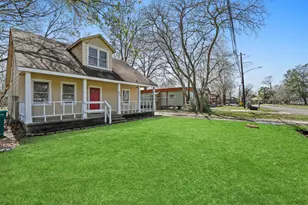 205 Stimpson St, Baytown, TX 77520 - Photo 2