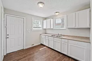 205 Stimpson St, Baytown, TX 77520 - Photo 6